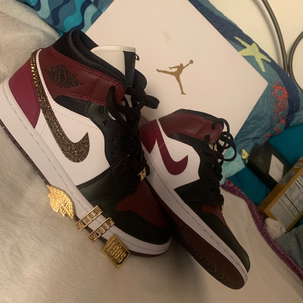 Nike Air Jordan 1 Mid Black and Burgundy High-Tops Jordon brand new 7.5